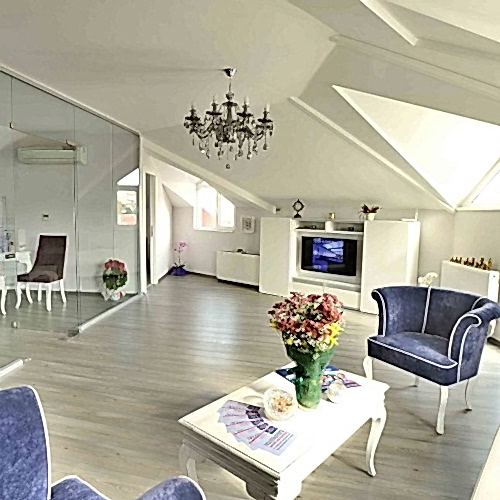 3025 Eğitim Alan Mutlu Öğrenci